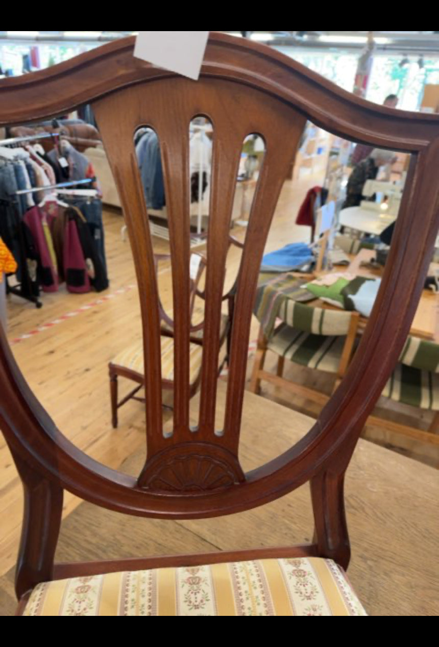 Stole til spisebordet